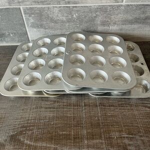 Mirro Mini Muffin/Cupcake Pans 12 Cups Aluminum (set of 4)